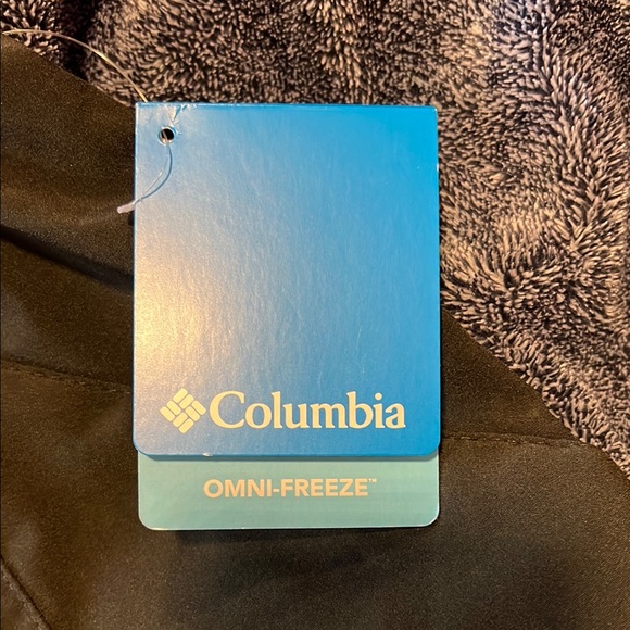 Columbia Women's Black Shorts - Picture 2 of 7